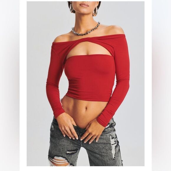 Ser.o.ya Artemis Ellis top  Red Cut Out Long Sleeve Crop - Picture 1 of 10